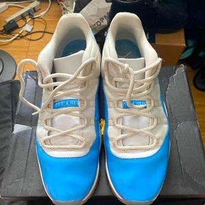 Jordan 11 low ‘UNC’
